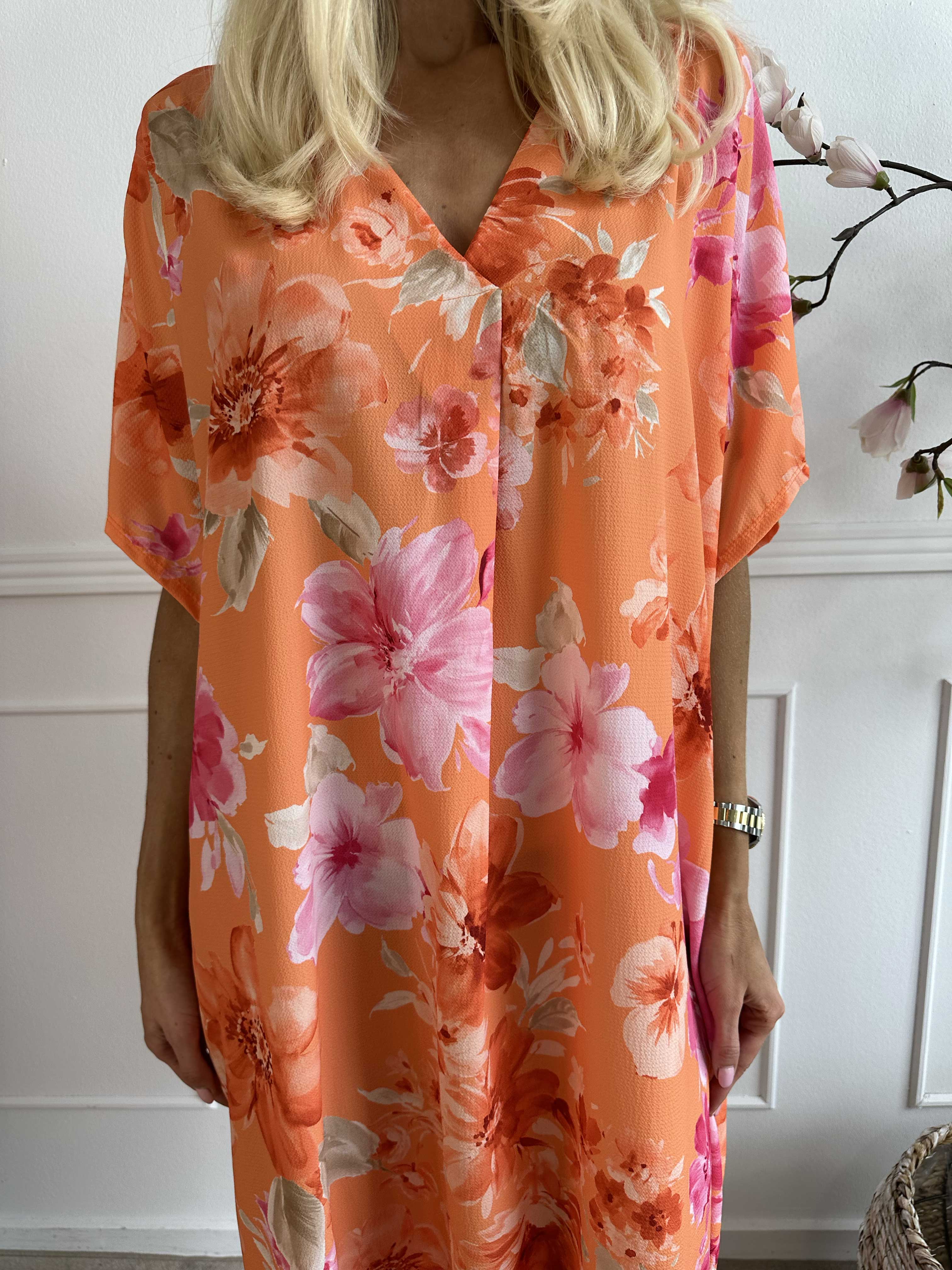 Mallie - Blommönstrad skjortklänning med v-ringning